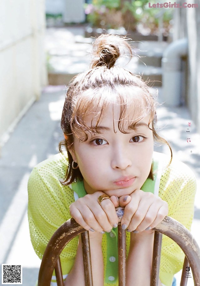 Suzu Hirose 広瀬すず, Shonen Magazine 2021 No.26 (週刊少年マガジン 2021年26号) No.dd6ce2